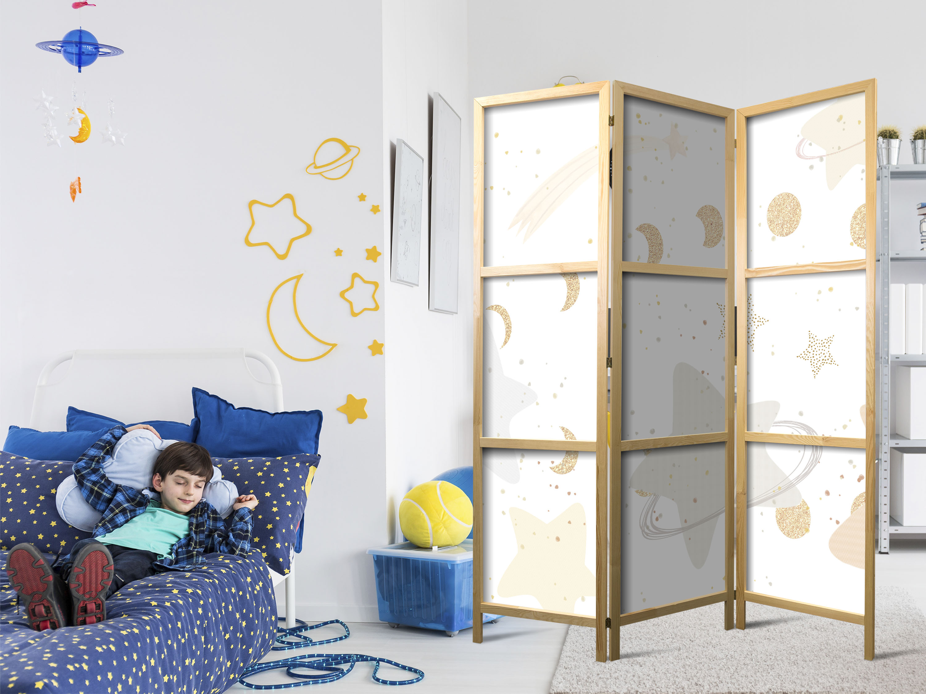 Japanischer Paravent - Fairy-Tale Galaxy - Moon Phases in Shades of Yellow Among Stars in Beige and Ash Colors with Stardust.