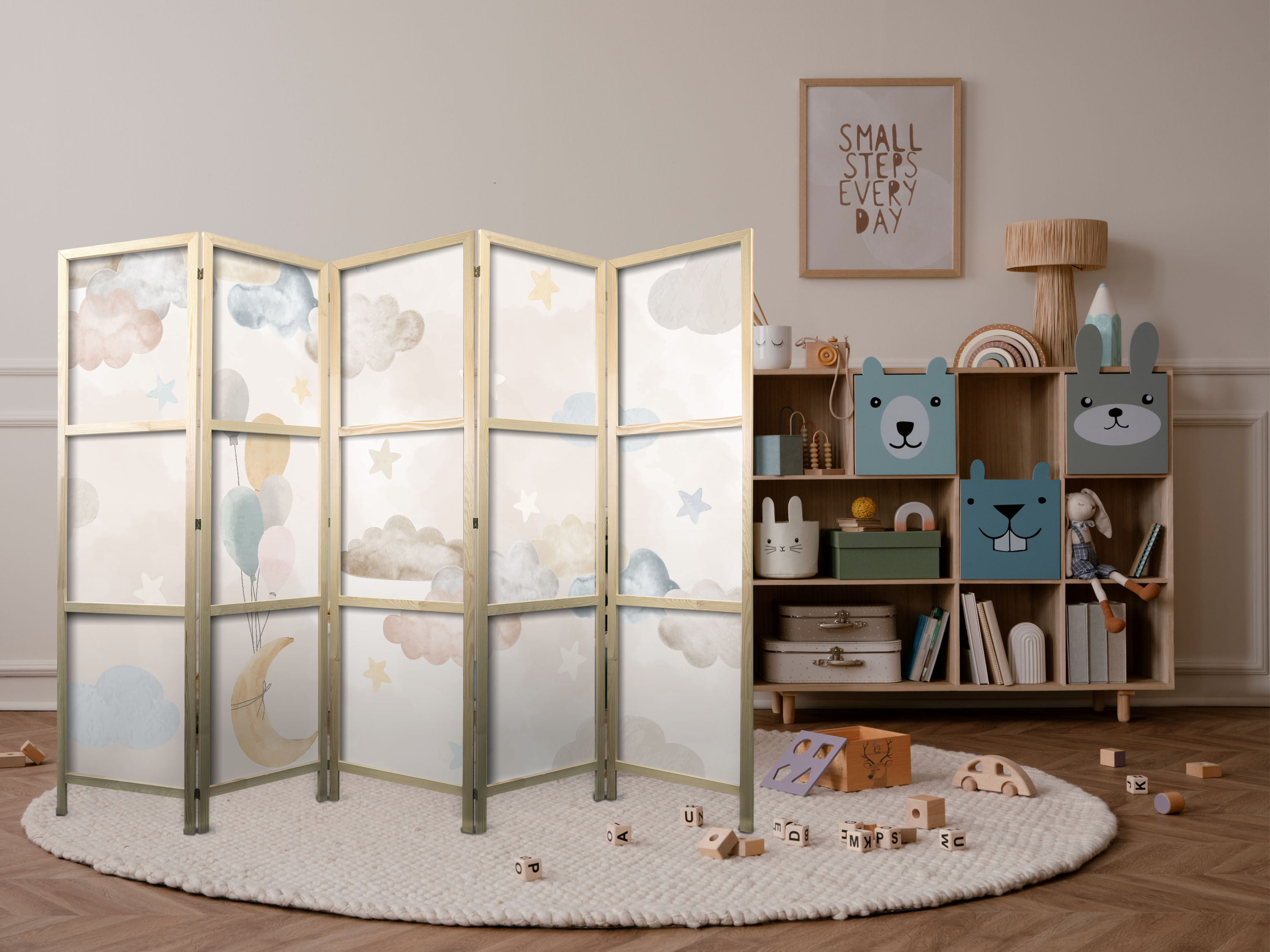 Japanischer Paravent - Fairy-Tale Moon - Moon with balloons among clouds and stars in subdued colors on a light beige background.