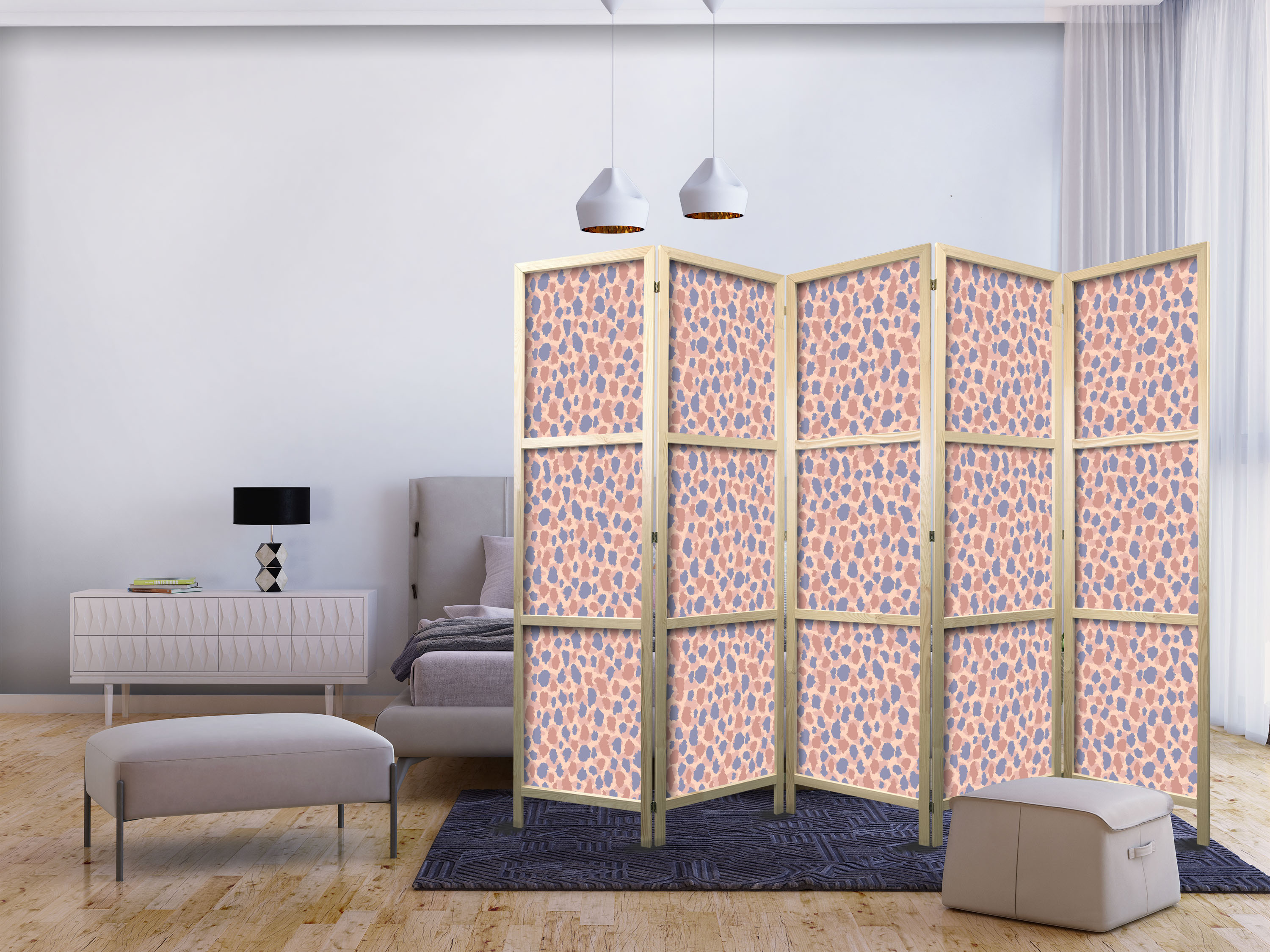 Japanischer Paravent - Giraffe Pattern - Colorful Animal Pattern in Blue-Pink Spots.