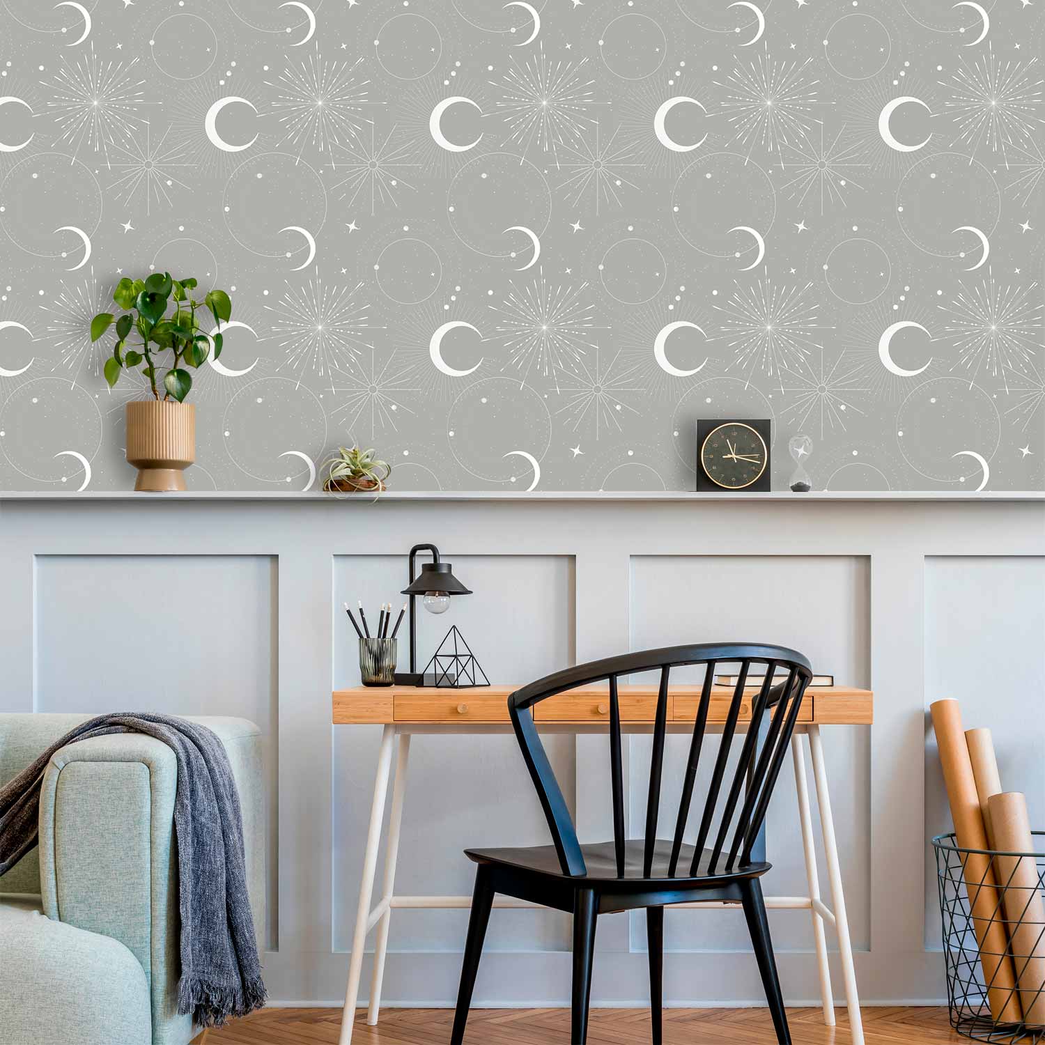 Tapete - Cosmic Fireworks - Elegant pattern with moons and stars on a gray background.